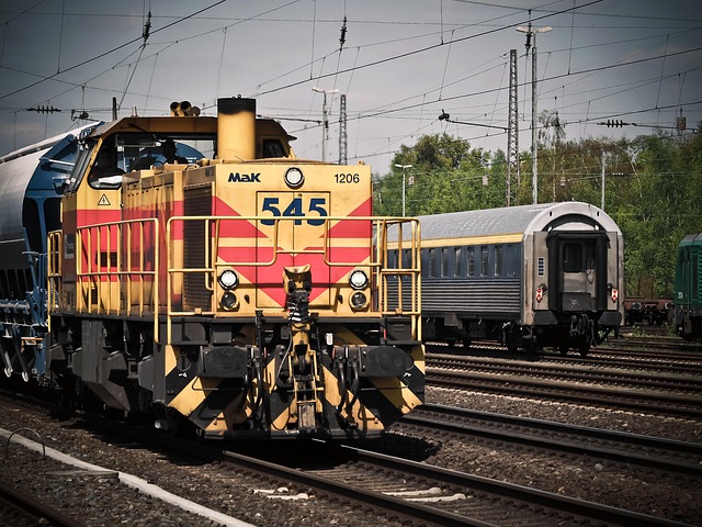 locomotive-1399080_640